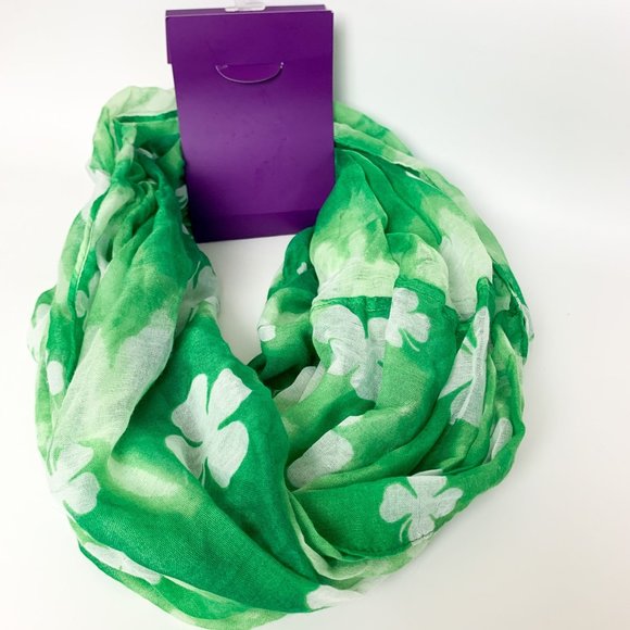 David & Young green St. Patty's Day infinity scarf - Picture 5 of 6